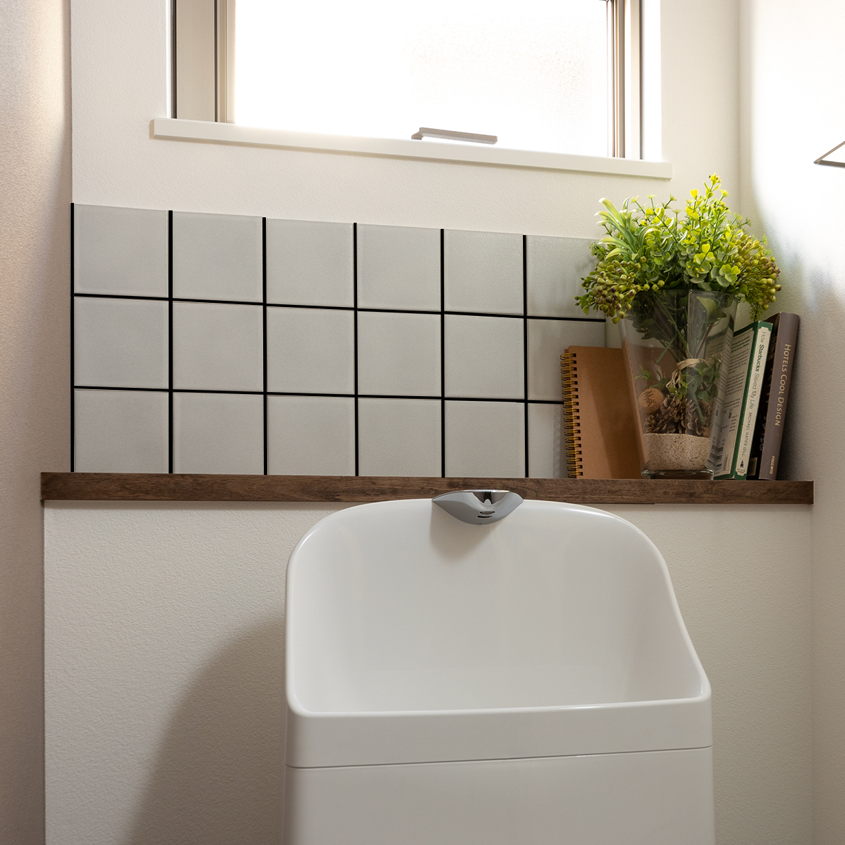 トランジット　TR-1　黒目地